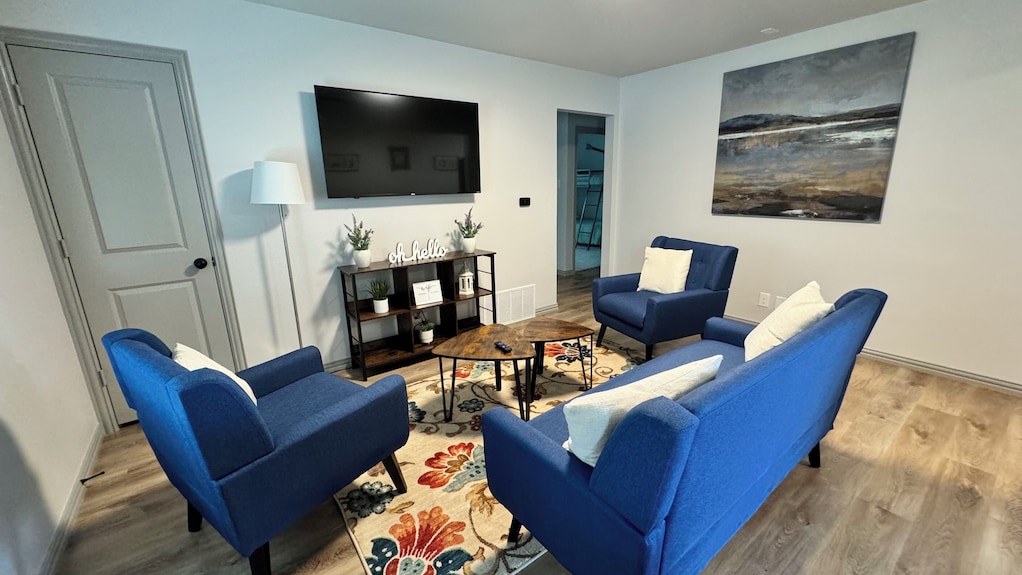 Cozy 3-bedroom House In Greenville Great Location!!close To Everything !!New!! - Greenville, TX