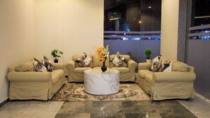 Lobby sitting area - STAR NIGHT FURNISHED APARTMENTS (Fahaheel)