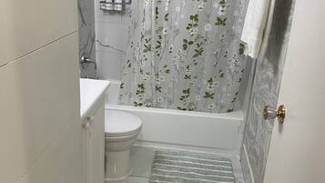 Towels, soap, shampoo, toilet paper