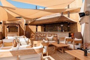 Bar (on property) - Newly renovated townhouse close to the beach in Marbella East (Marbella)