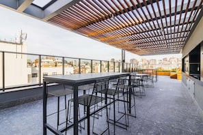 Tempat makan luar