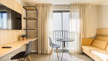 Apartamento | Zona de estar | Una televisión