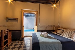 9 bedrooms, iron/ironing board, WiFi, bed sheets
