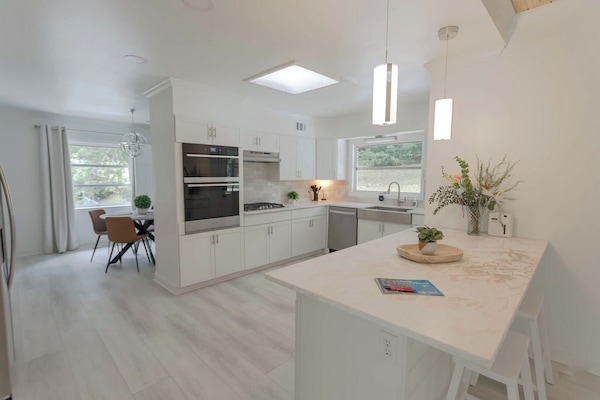 ثلاجة، ميكروويف، فرن، موقد طهي مسطح