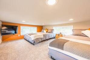 2 bedrooms, desk, iron/ironing board, travel cot