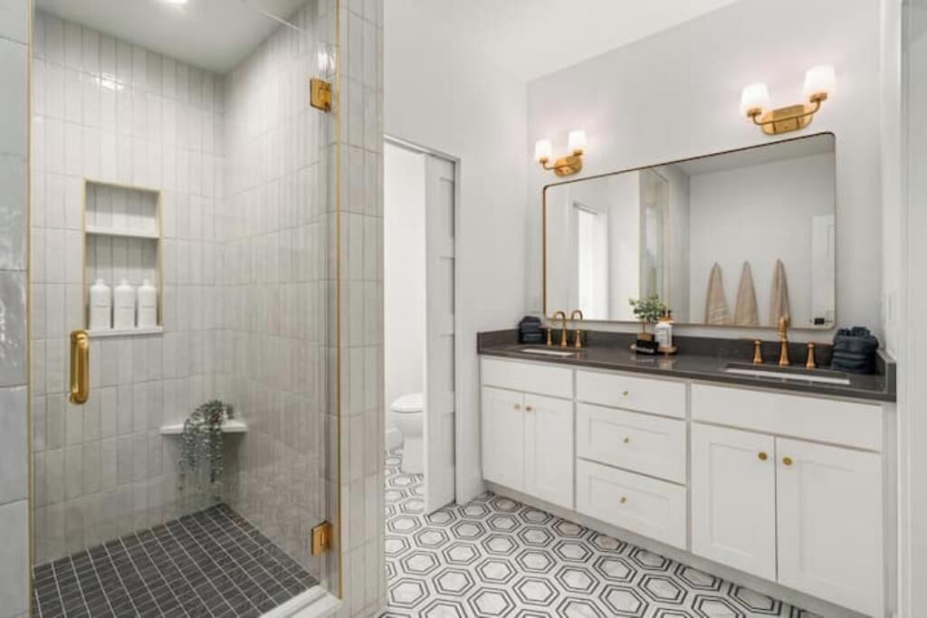 مناشف، صابون، ورق حمّام