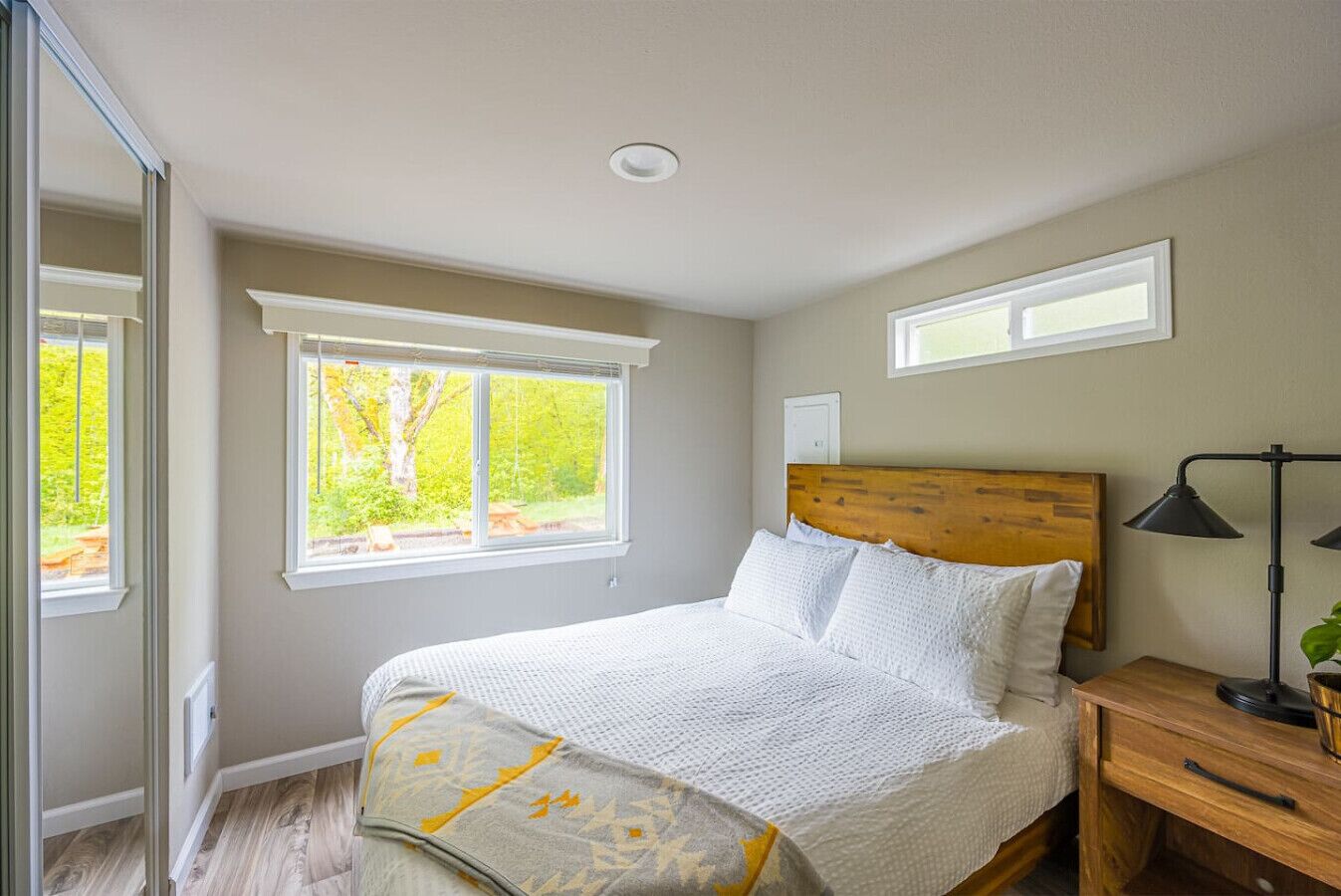 Rainforest Tiny Home Retreat: Rustic - Washington