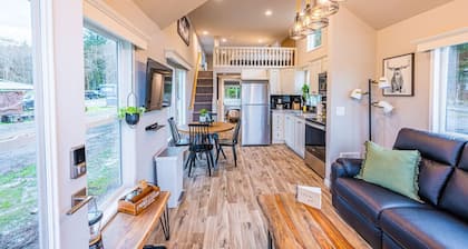 Rainforest Tiny Home Retreat #29