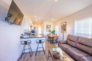 Smart TV - Rainforest Tiny Home Retreat #30 (Forks)