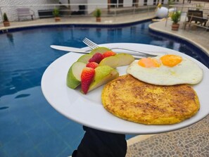 Free daily full breakfast - Jardin del Eden (El Peñol)