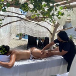 Hot tub, body treatments, hydrotherapy, aromatherapy, hot stone massages