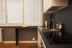 Private kitchen - Stunning apartment near the Colli Albani Metro Station (Line A) and Caffarella Park (Roma)