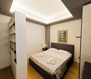 Room - Stunning apartment near the Colli Albani Metro Station (Line A) and Caffarella Park (Roma)
