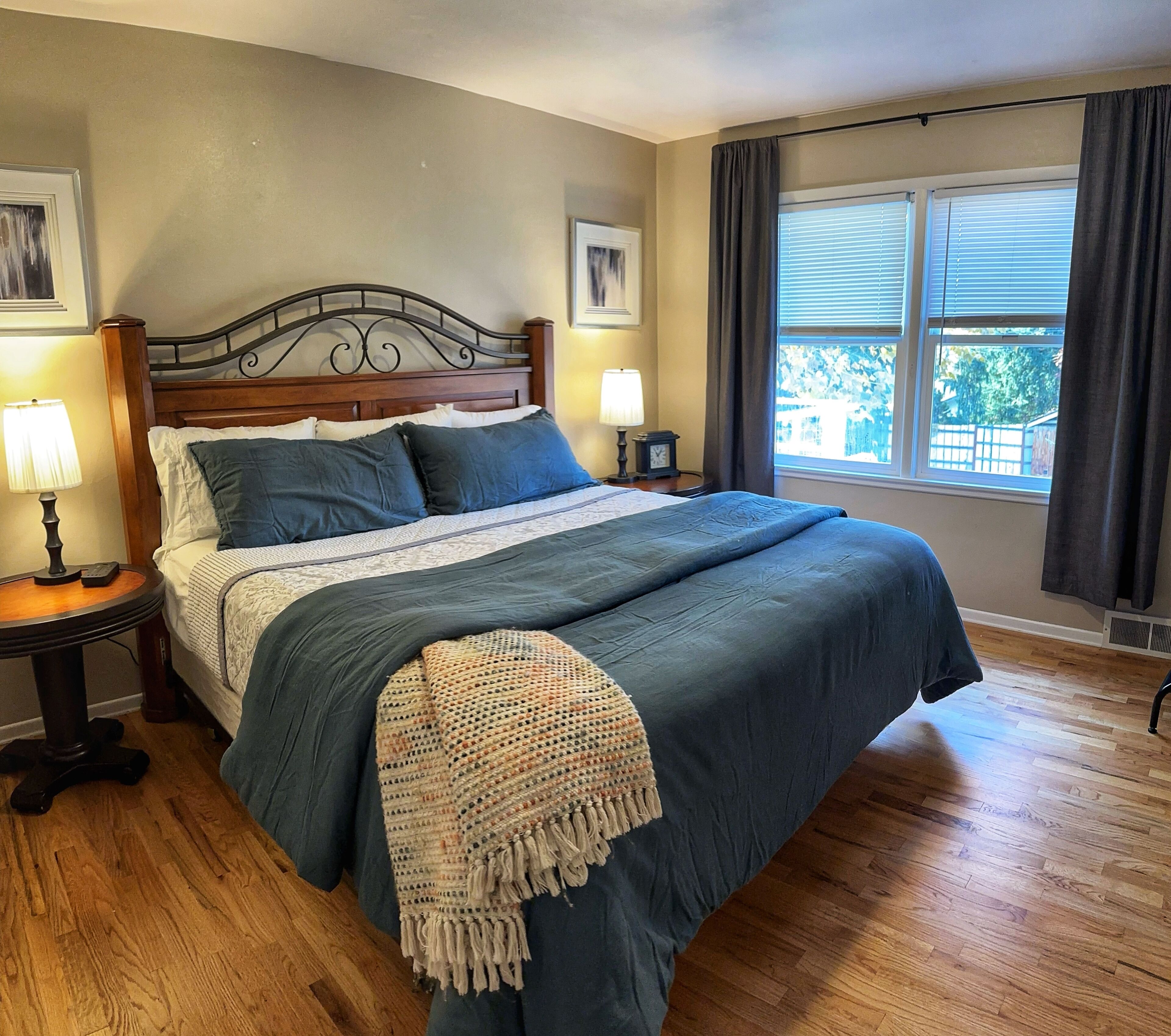 5 bedrooms, desk, iron/ironing board, WiFi