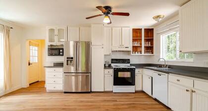 3BR Cabin in La Honda / Optional Extra Small Cabin or camping separate booking.