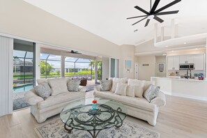 Smart-TV, Kamin, Videospiele, Bücher