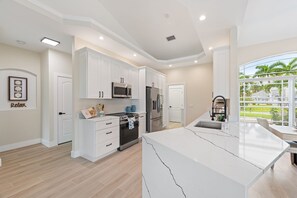 Fridge, microwave, oven, stovetop