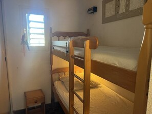 2 bedrooms, WiFi - APPARTEMENT CONVIVIAL AVEC BELLE TERRASSE (LE CAP D AGDE)