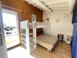 2 bedrooms - AGREABLE VILLA  AVEC GRANDE TERRASSE (LE CAP D AGDE)