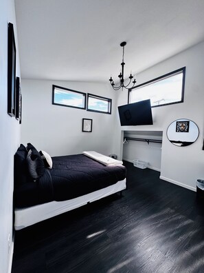 1 bedroom, desk, iron/ironing board, free WiFi
