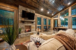 Smart-tv en een open haard