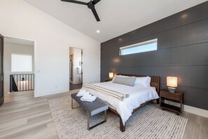 4 bedrooms, desk, iron/ironing board, free WiFi