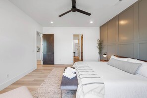 2 bedrooms, desk, iron/ironing board, free WiFi - Cliffside Modern Villa - Lower Level (Toquerville)