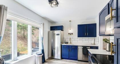 Family & Group Friendly Mountain Retreat w/ HotTub,EV Charger,Ski,Mountain View