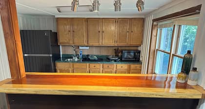 2-bedroom lower level walkout apartment , moments from downtown Bryson