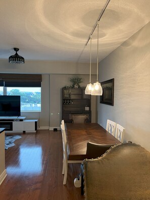 Dining - BEST view of Louisville (Jeffersonville)