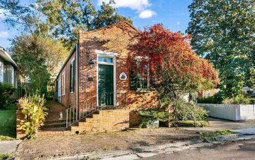 1864 Little Brick | 1/1, Full Kitchen, Hot Tub, Pet Friendly w/ fee