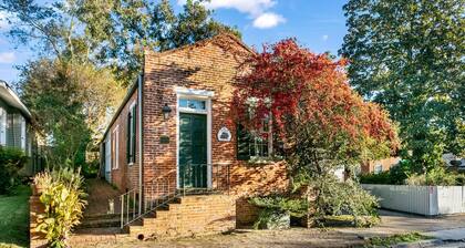 1864 Little Brick | 1/1, Full Kitchen, Hot Tub, Pet Friendly w/ fee