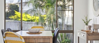 Turtle Lane, steps to the beach, pet-friendly, family beach house.