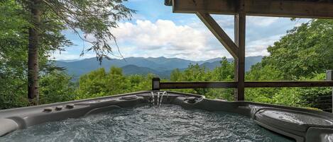 Bañera de hidromasaje al aire libre