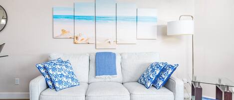 Fernseher, Tischtennisplatte