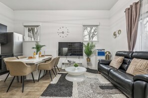 Living area - 3-bedroom apartment in welcoming Bobigny with WiFi (Bobigny)