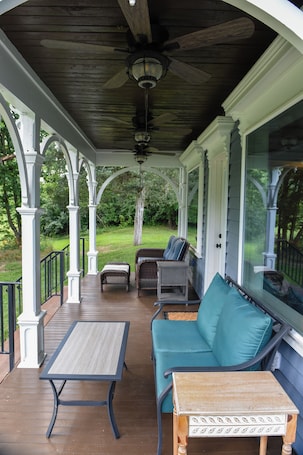 Terrace/patio. Farmhouse on the river!