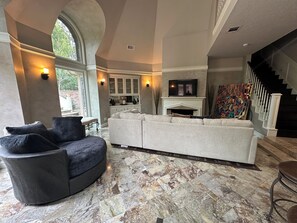 Smart TV, fireplace, DVD player, books