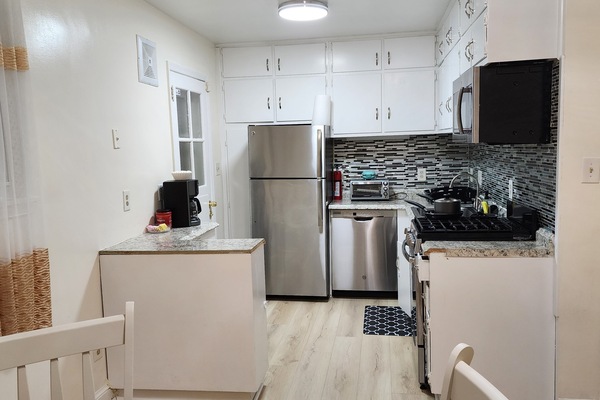 Micro-ondes, four, plaque de cuisson