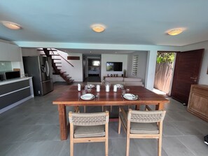 Interior - Cozy 2bedroom house with amazing view to Pinel island &pool, 2min from the beach (Cul-de-Sac)