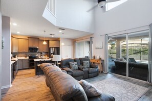TV, video games - Six Bedroom Disney Home Lanai, SouthEast facing Screened Pool & Spa only a few mins to Disney (Kissimmee)