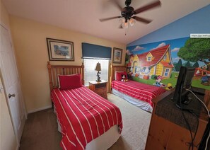 3 habitaciones, tabla de planchar con plancha, cuna de viaje y wifi