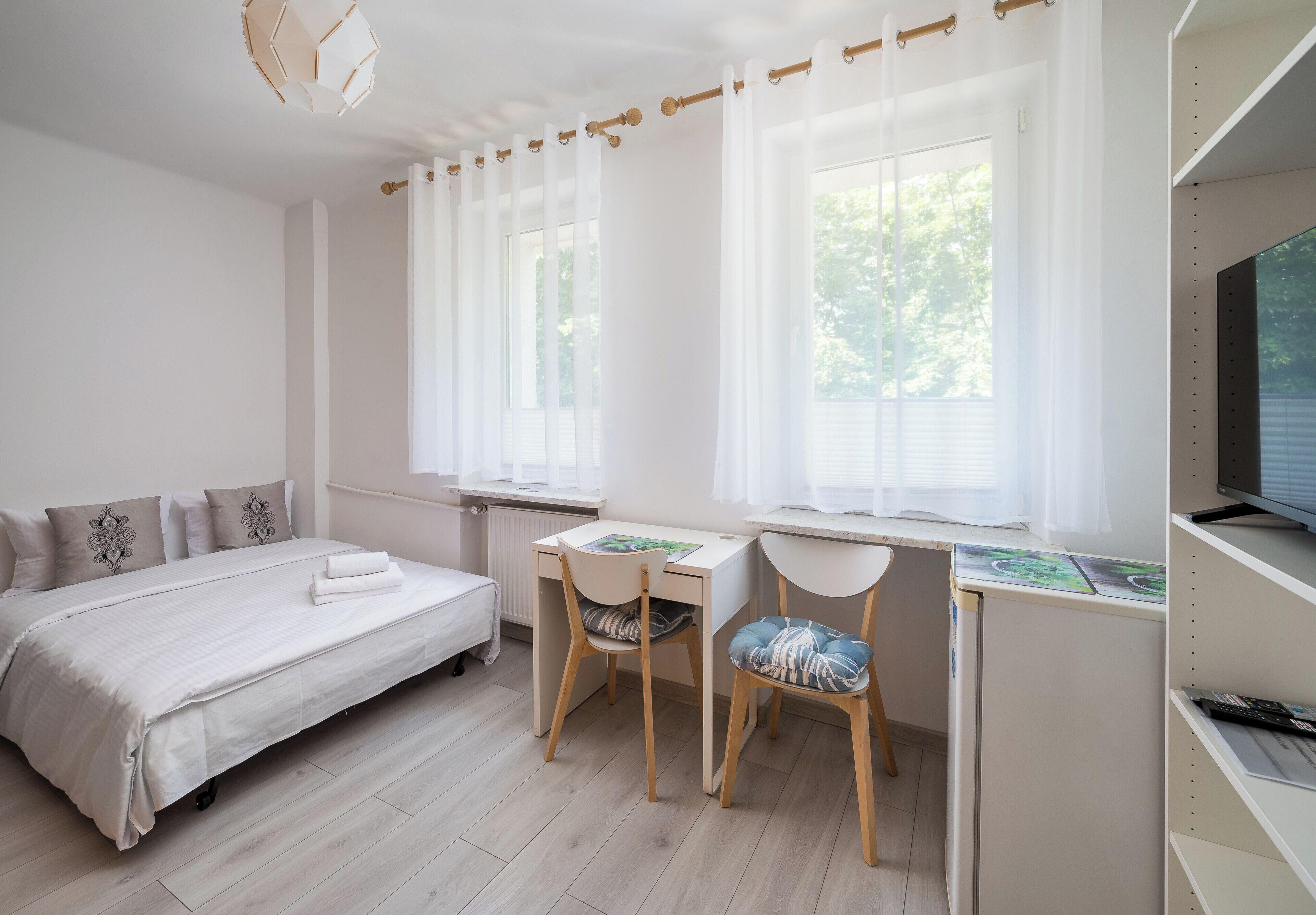 熨斗/熨衫板、Wi-Fi、床單