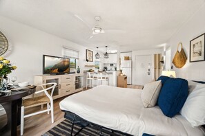 1 bedroom, in-room safe, desk, iron/ironing board