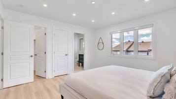 3 間睡房、熨斗/熨衫板、可攜式嬰兒床、Wi-Fi