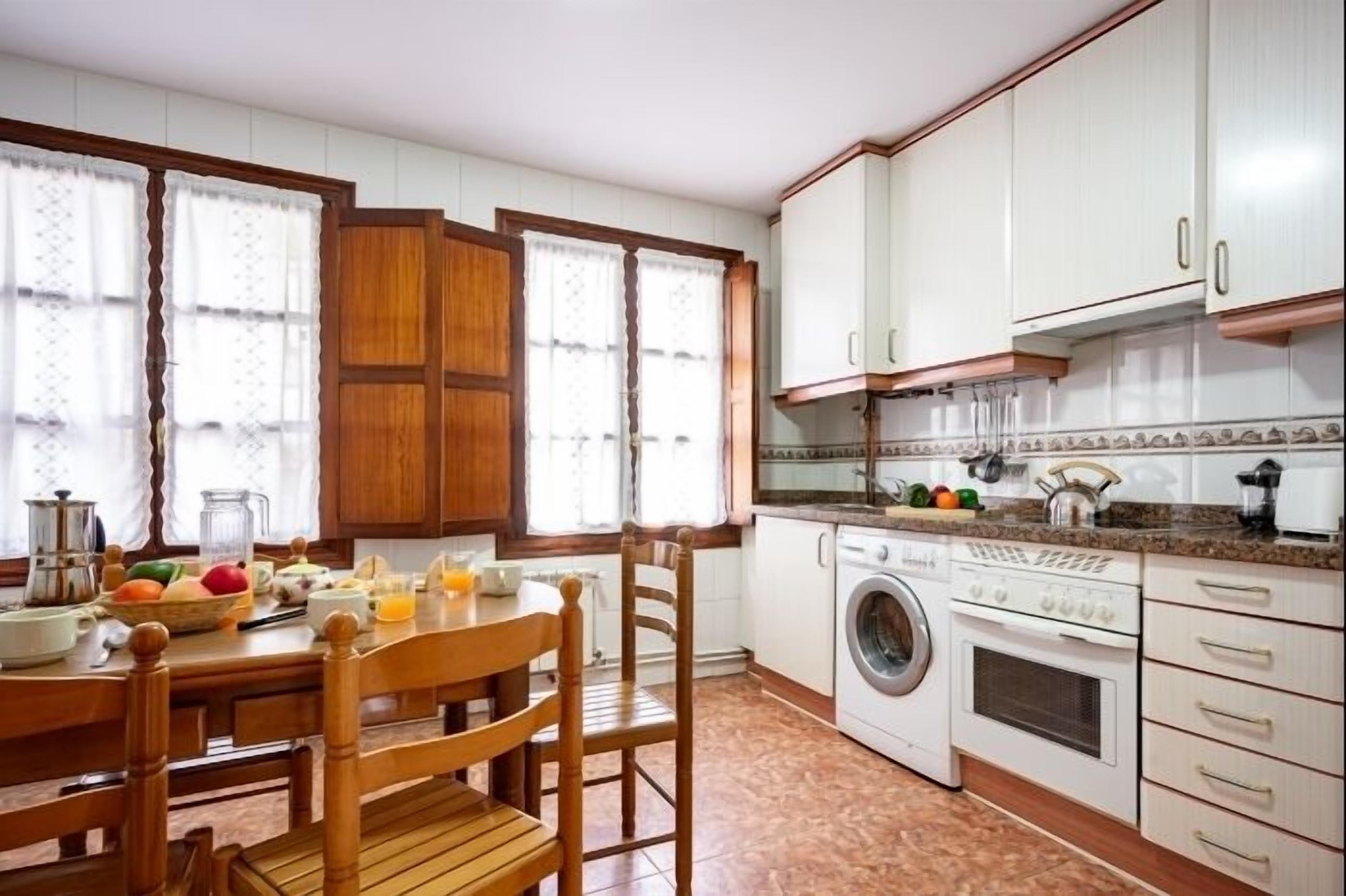 Macchina per tè/caffè, frigorifero, microonde, forno