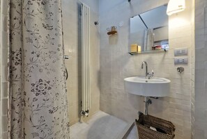 Doccia, asciugacapelli, bidet