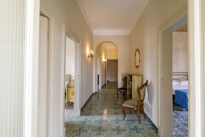 3 chambres, fer et planche à repasser, Wi-Fi, draps fournis