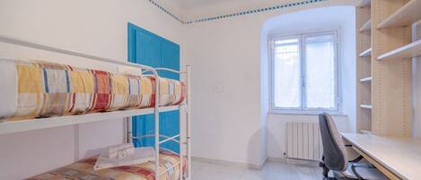 2 chambres, fer et planche Ă repasser, Wi-Fi, draps fournis
