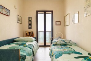 2 chambres, fer et planche à repasser, Wi-Fi, draps fournis